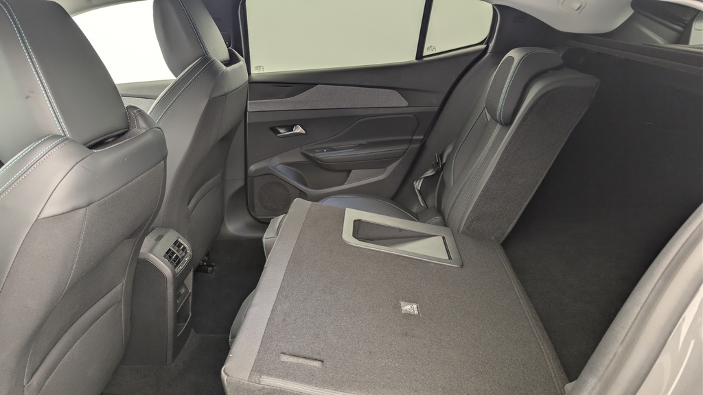 Peugeot 408 Hybrid 145 e-DCS6 Allure
