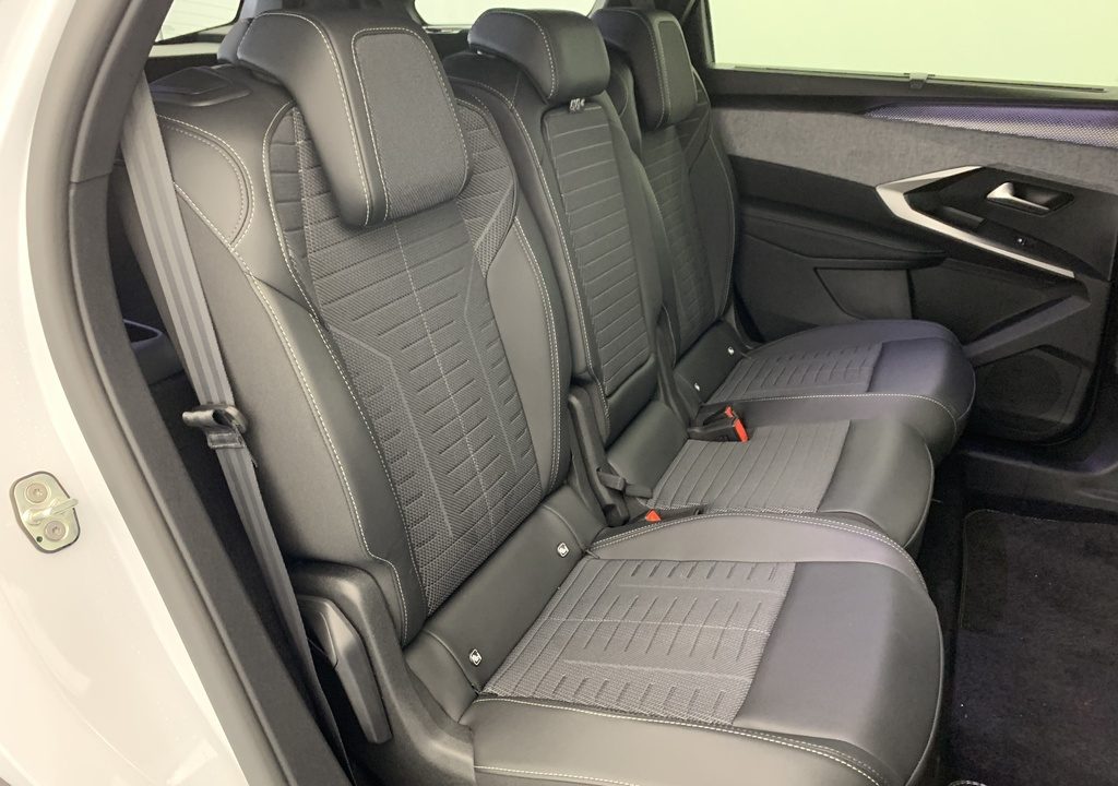 Peugeot 5008 Hybrid 145 e-DCS6 GT