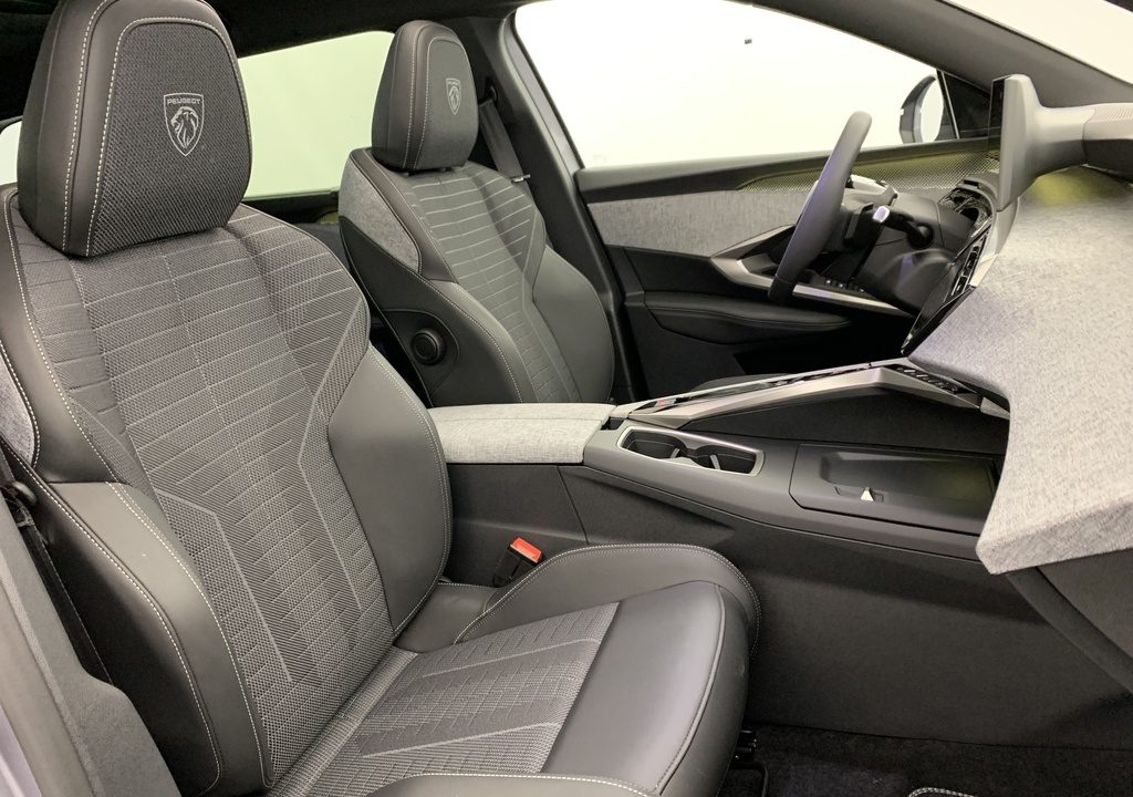 Peugeot 5008 Hybrid 145 e-DCS6 GT