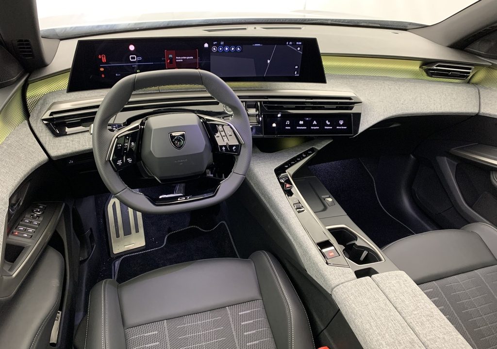 Peugeot 5008 Hybrid 145 e-DCS6 GT