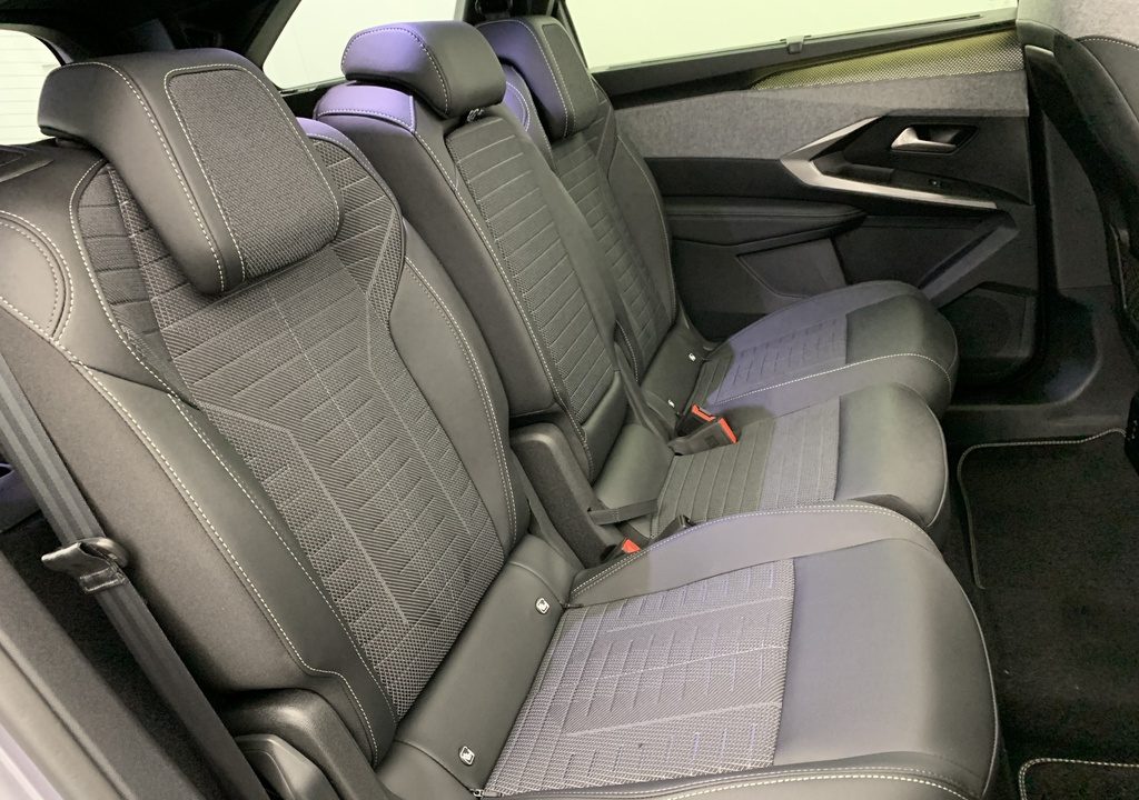 Peugeot 5008 Hybrid 145 e-DCS6 GT