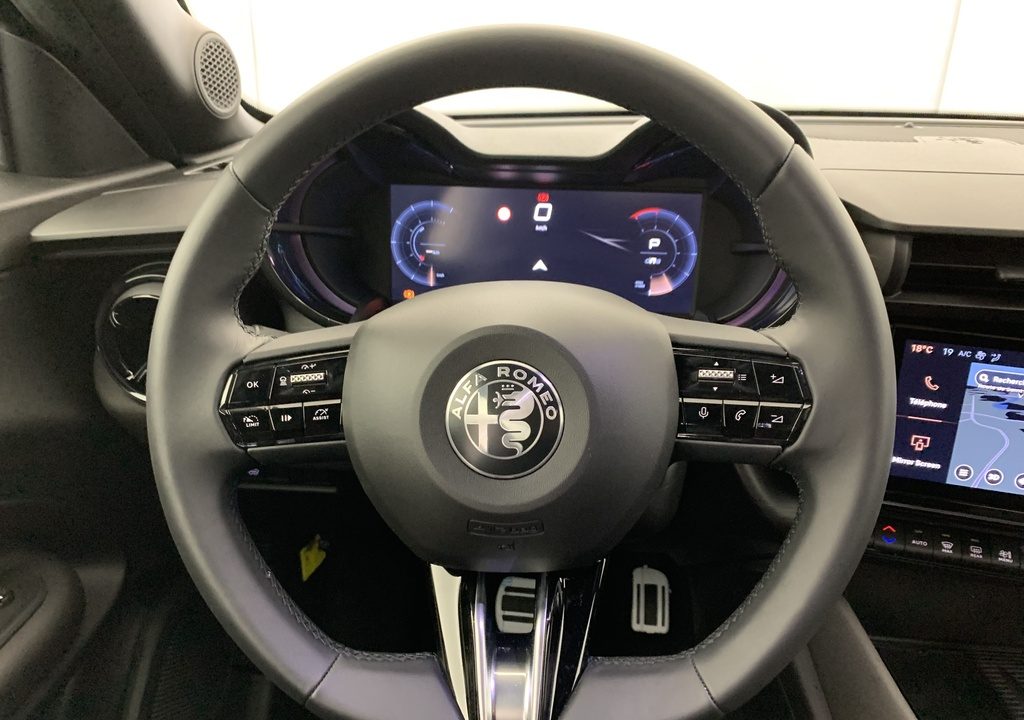 Alfa romeo Junior 1.2 Ibrida 145 ch e-DCT6 Ti