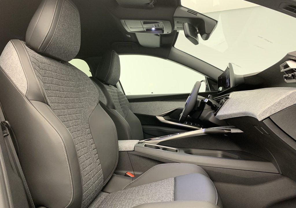 Peugeot 5008 HYBRID 145 CH E-DCS6 ALLURE