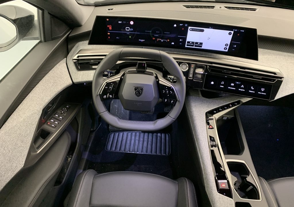 Peugeot 5008 HYBRID 145 CH E-DCS6 ALLURE