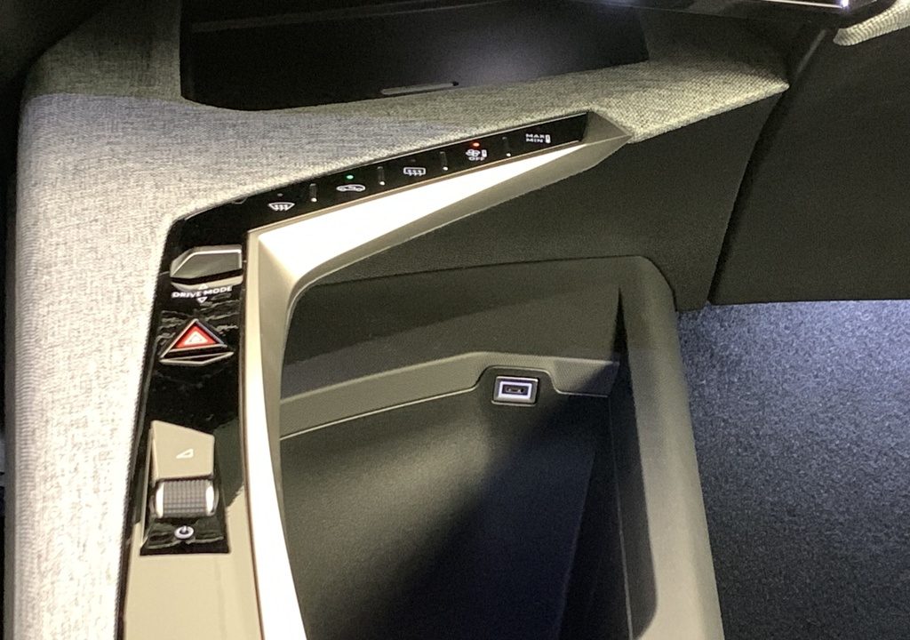 Peugeot 5008 HYBRID 145 CH E-DCS6 ALLURE