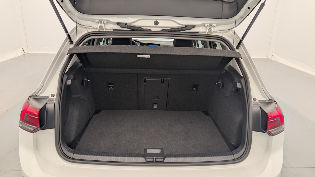 Volkswagen GOLF 8 1.5 TSI ACT OPF 130 BVM6 ACTIVE