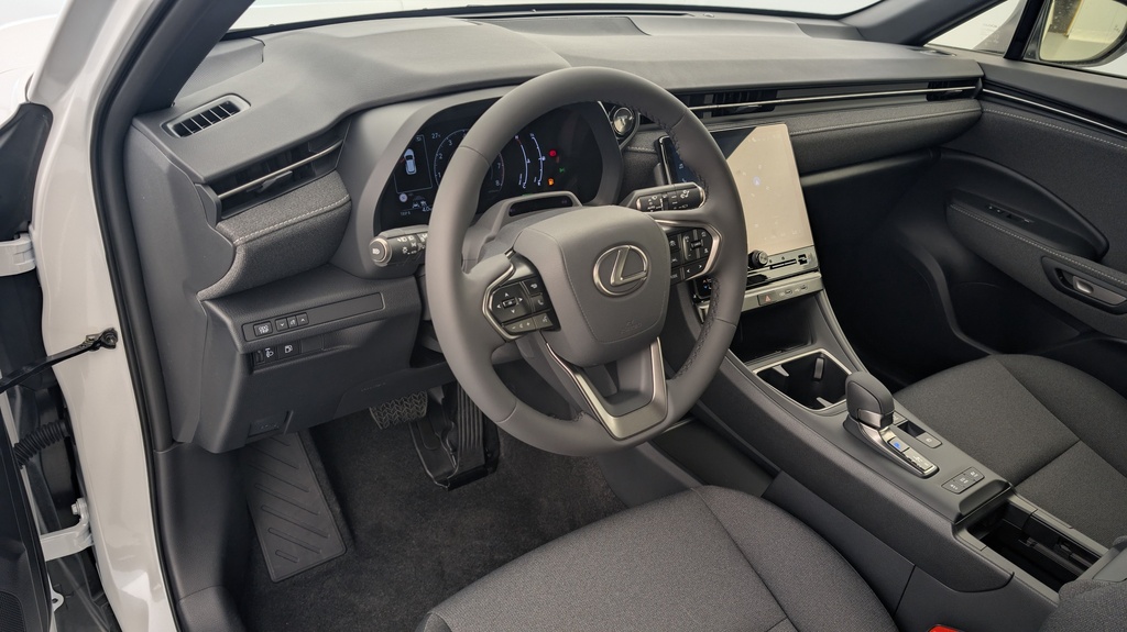 Lexus LBX 2WD Business