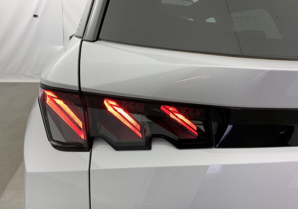 Peugeot 5008 Hybrid 145 e-DCS6 GT