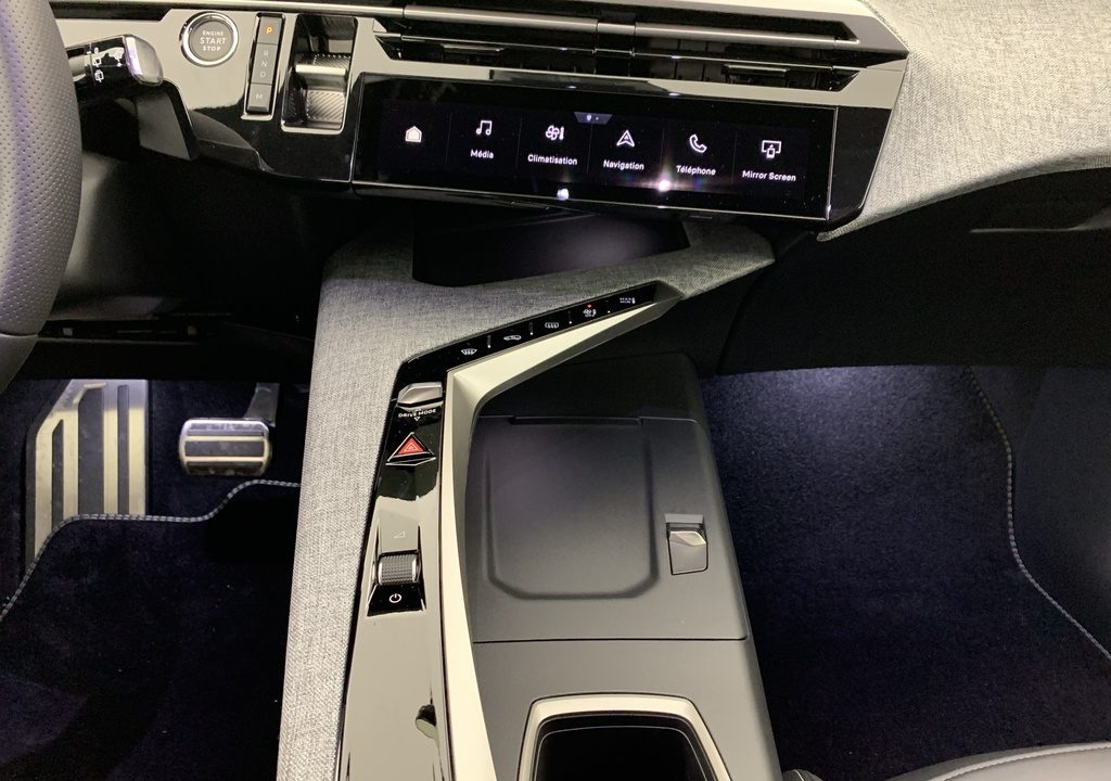 Peugeot 5008 Hybrid 145 e-DCS6 GT