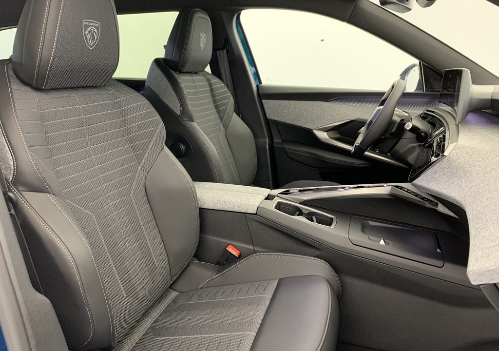 Peugeot 5008 Hybrid 145 e-DCS6 GT