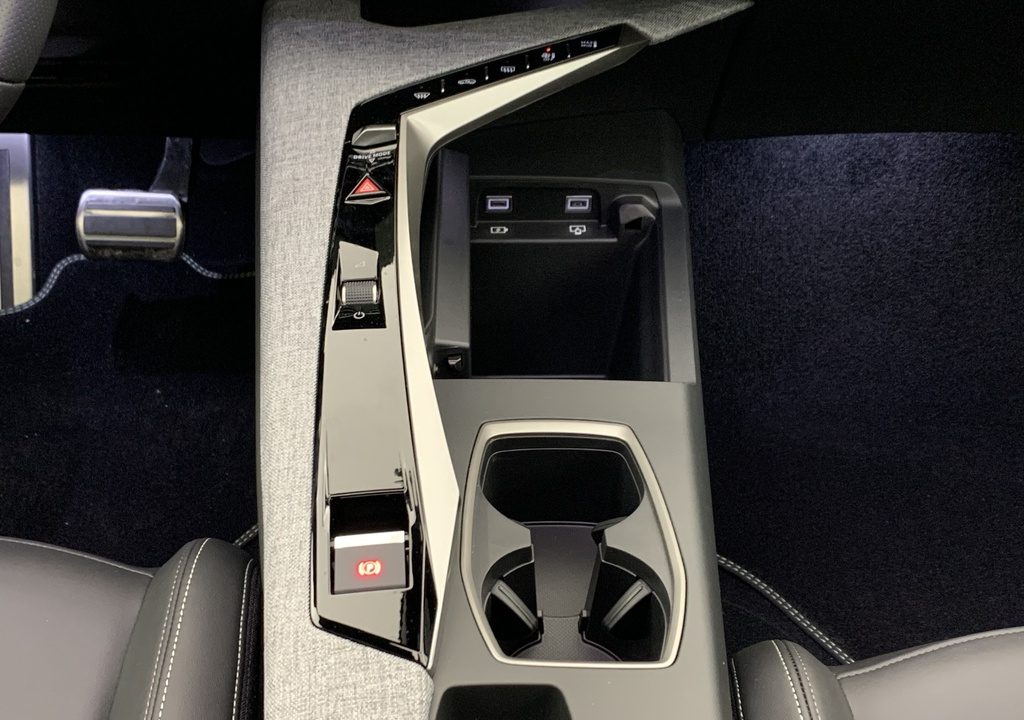 Peugeot 5008 Hybrid 145 e-DCS6 GT