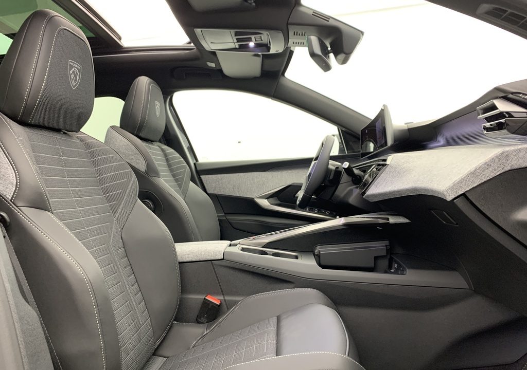 Peugeot 5008 Hybrid 145 e-DCS6 GT