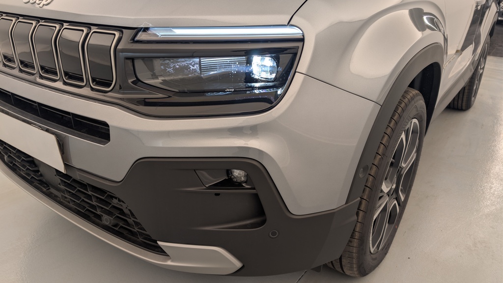 Jeep Avenger 1.2 Turbo T3 110 ch e-Hybrid BVR6 Summit