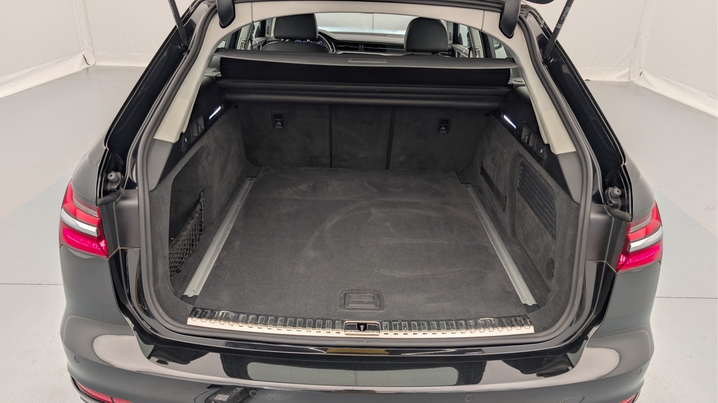 Audi A6 AVANT 40 TDI 204 ch S tronic 7 Avus