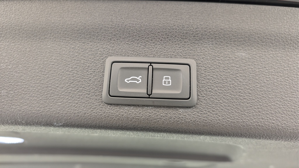 Audi A6 AVANT 40 TDI 204 ch S tronic 7 Avus