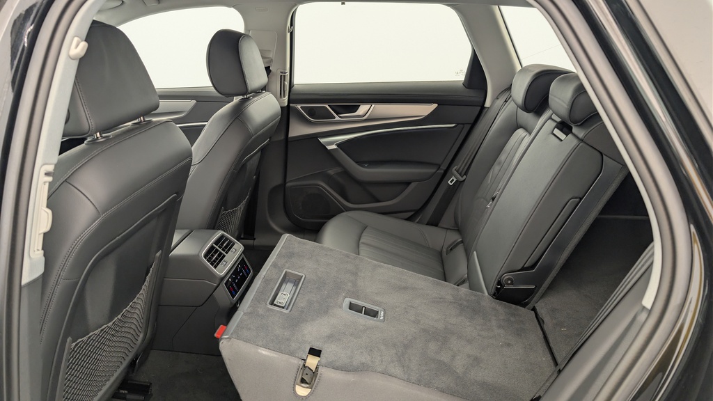 Audi A6 AVANT 40 TDI 204 ch S tronic 7 Avus