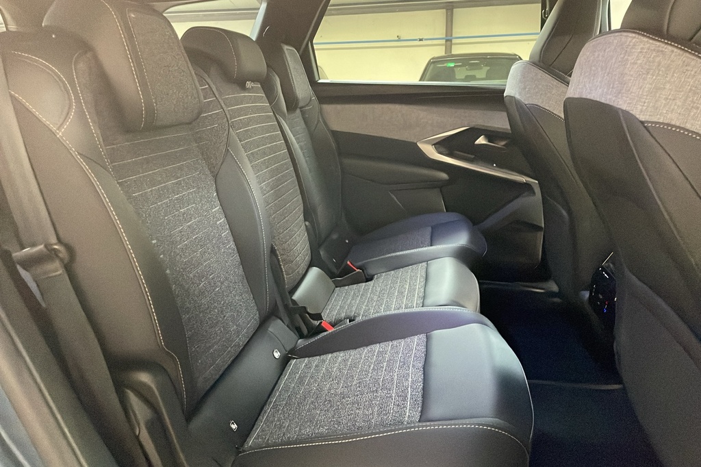 Peugeot 5008 HYBRID 145 CH E-DCS6 ALLURE