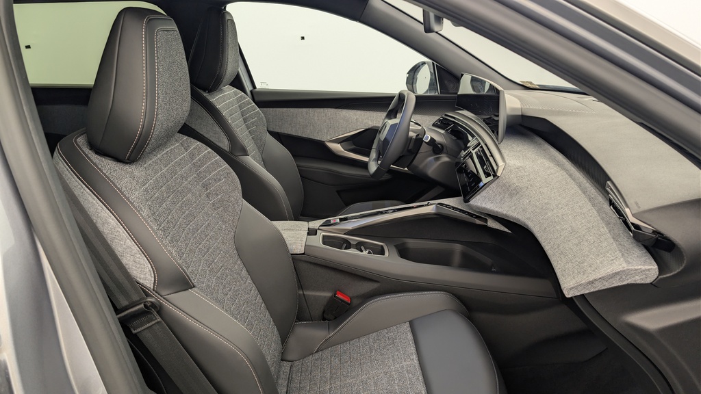 Peugeot 5008 HYBRID 145 CH E-DCS6 ALLURE