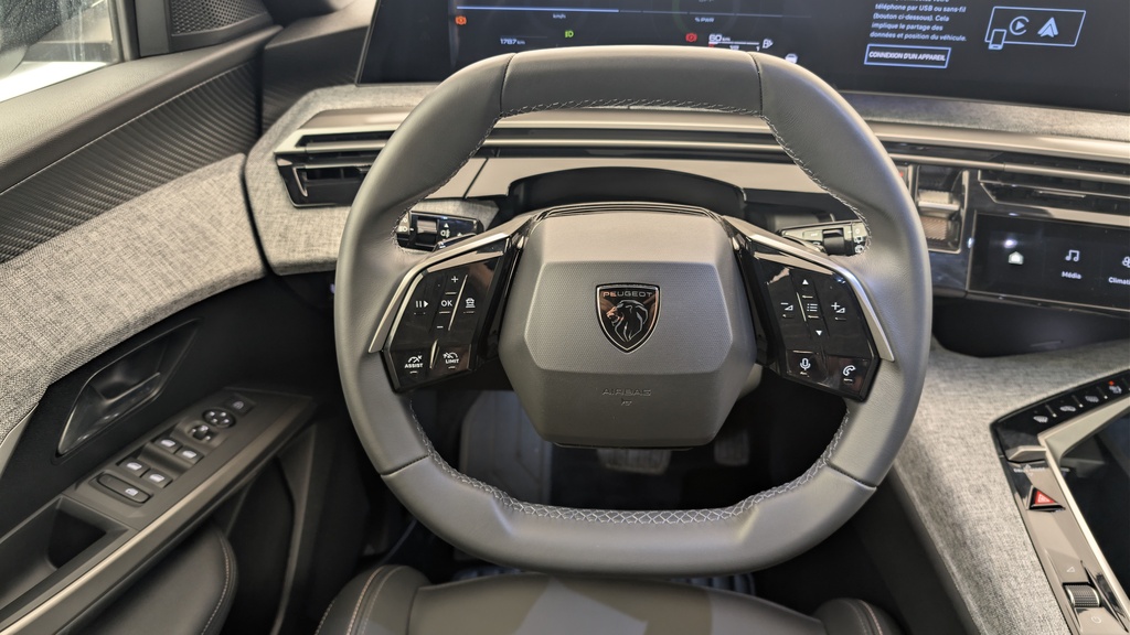 Peugeot 5008 HYBRID 145 CH E-DCS6 ALLURE
