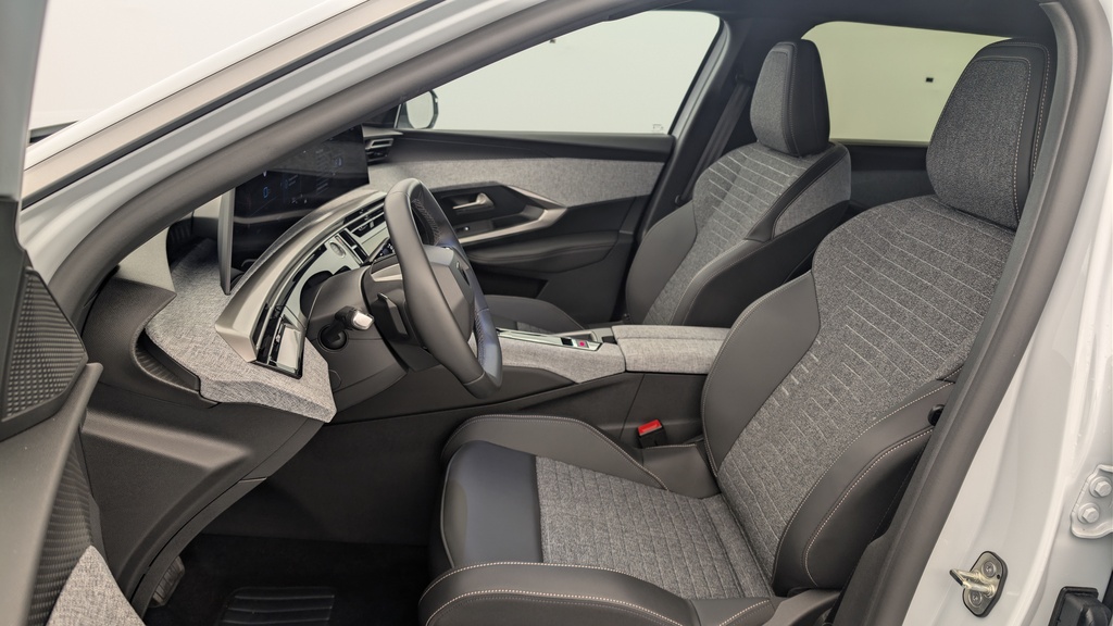 Peugeot 5008 HYBRID 145 CH E-DCS6 ALLURE