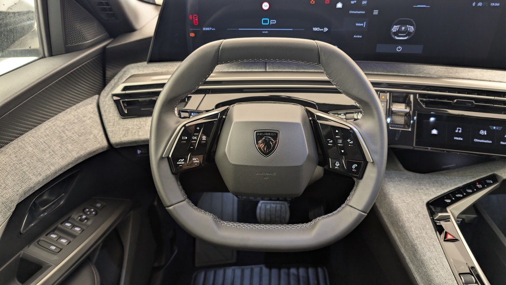 Peugeot 5008 HYBRID 145 CH E-DCS6 ALLURE