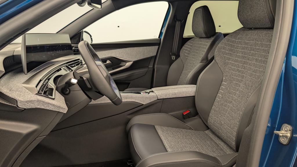 Peugeot 5008 HYBRID 145 CH E-DCS6 ALLURE