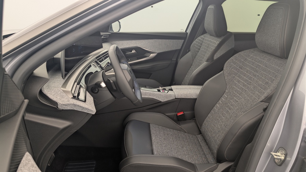 Peugeot 5008 HYBRID 145 CH E-DCS6 ALLURE