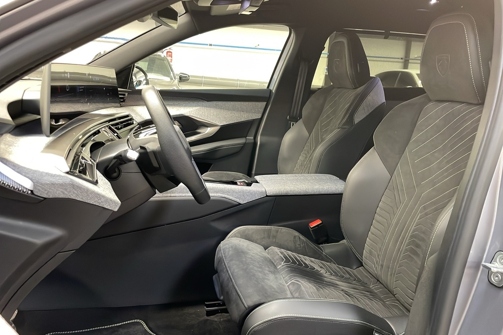 Peugeot 5008 HYBRID 145CH E-DCS6 GT