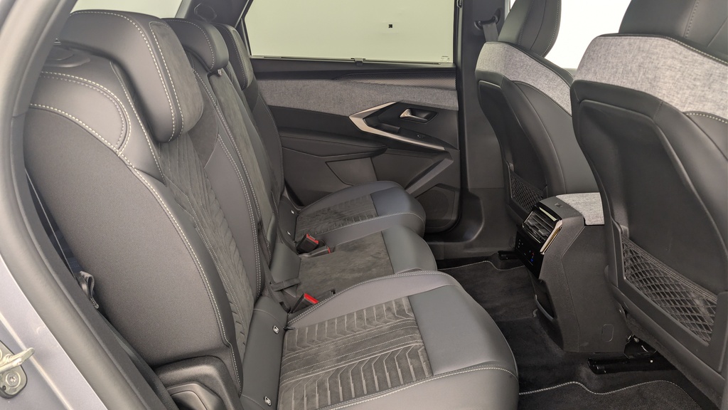Peugeot 5008 HYBRID 145CH E-DCS6 GT