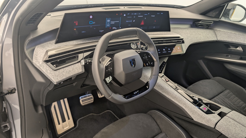Peugeot 5008 HYBRID 145CH E-DCS6 GT