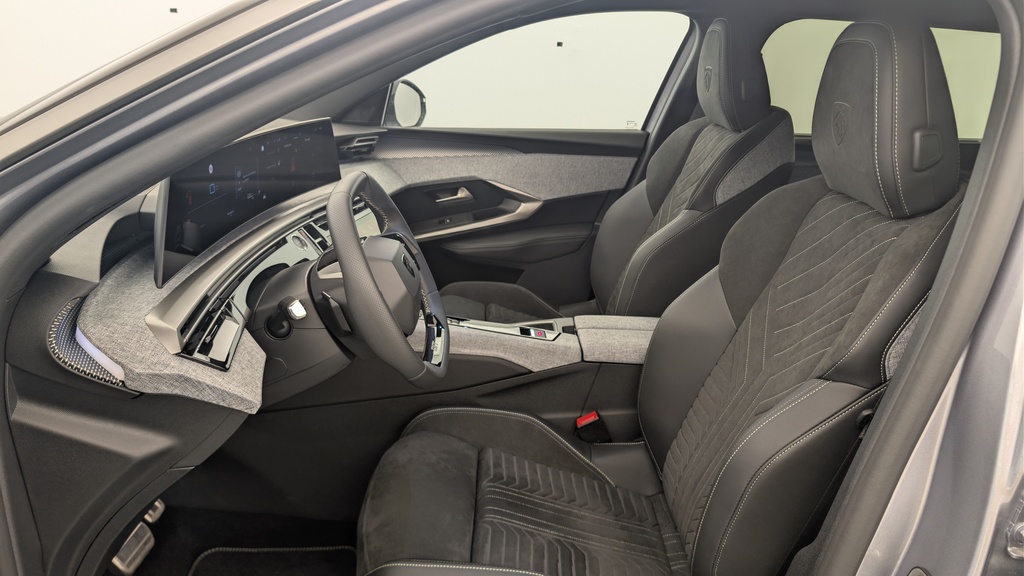 Peugeot 5008 HYBRID 145CH E-DCS6 GT
