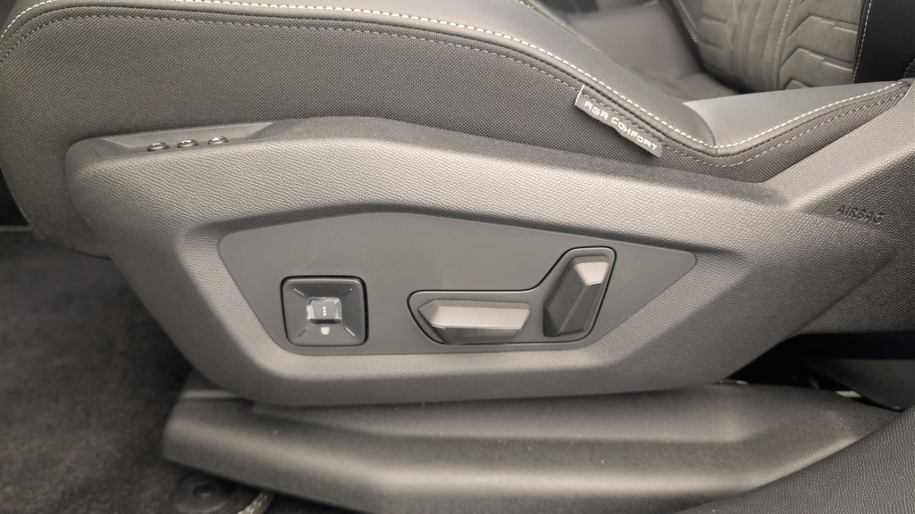 Peugeot 5008 HYBRID 145CH E-DCS6 GT