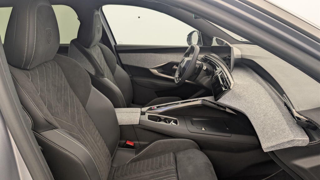 Peugeot 5008 HYBRID 145CH E-DCS6 GT