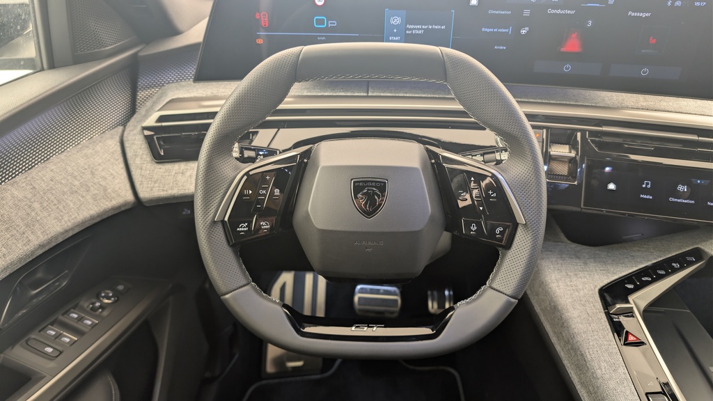 Peugeot 5008 HYBRID 145CH E-DCS6 GT
