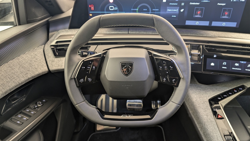 Peugeot 5008 HYBRID 145CH E-DCS6 GT