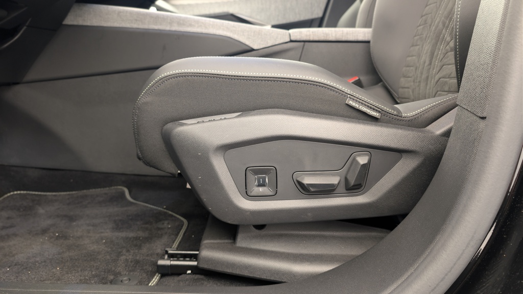 Peugeot 5008 HYBRID 145CH E-DCS6 GT