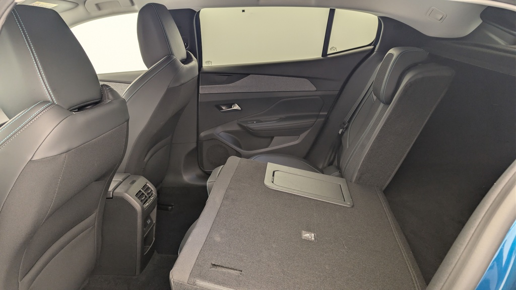 Peugeot 408 Hybrid 145 e-DCS6 Allure