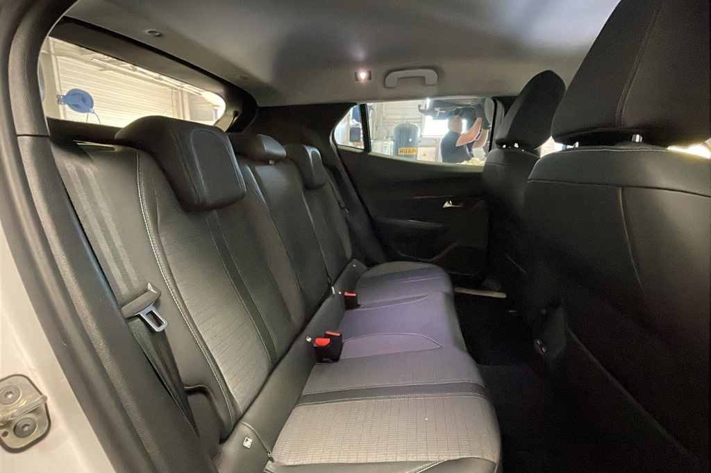 Peugeot 2008 PureTech 100 S&S BVM6 Allure