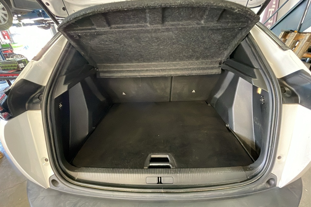 Peugeot 2008 PureTech 100 S&S BVM6 Allure