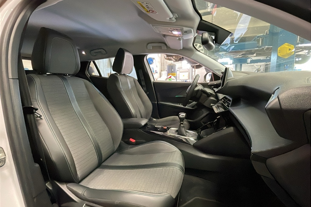 Peugeot 2008 PureTech 100 S&S BVM6 Allure