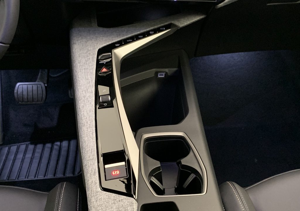 Peugeot 5008 HYBRID 145 CH E-DCS6 ALLURE