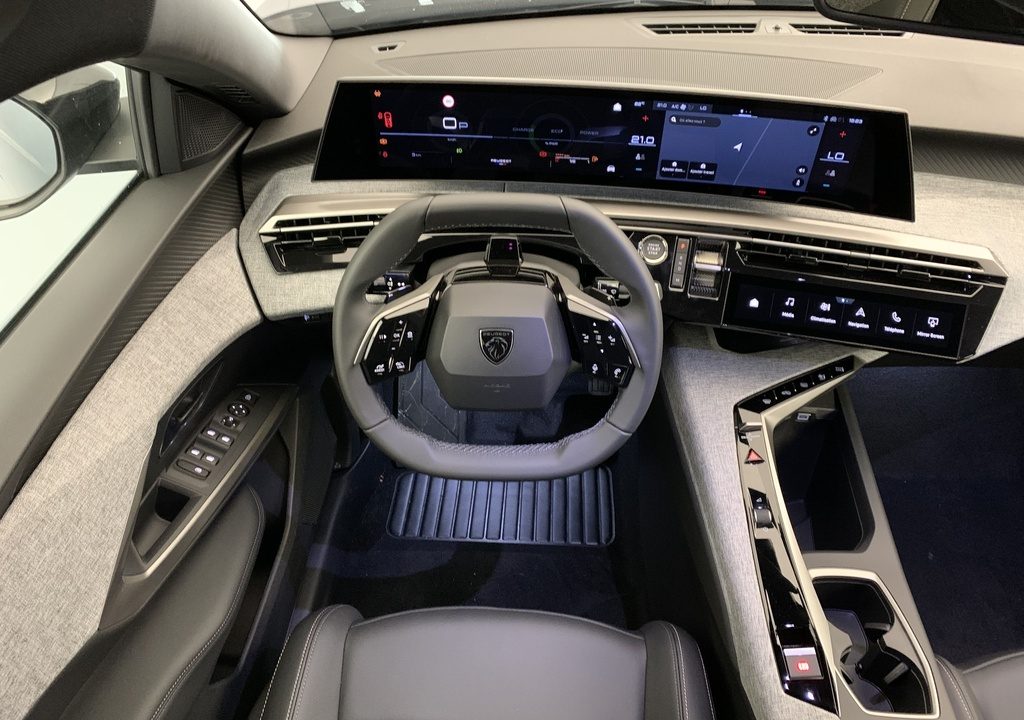 Peugeot 5008 HYBRID 145 CH E-DCS6 ALLURE