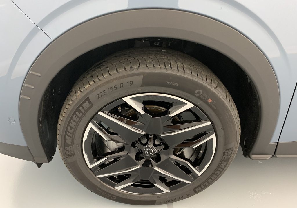 Peugeot 5008 HYBRID 145 CH E-DCS6 ALLURE