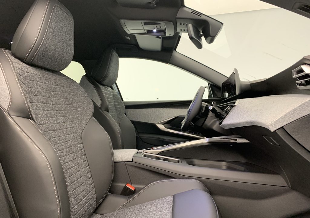Peugeot 5008 HYBRID 145 CH E-DCS6 ALLURE