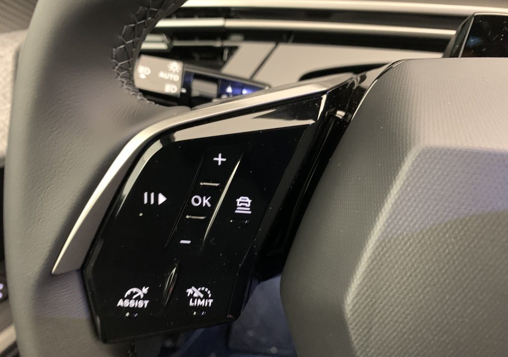 Peugeot 5008 HYBRID 145 CH E-DCS6 ALLURE
