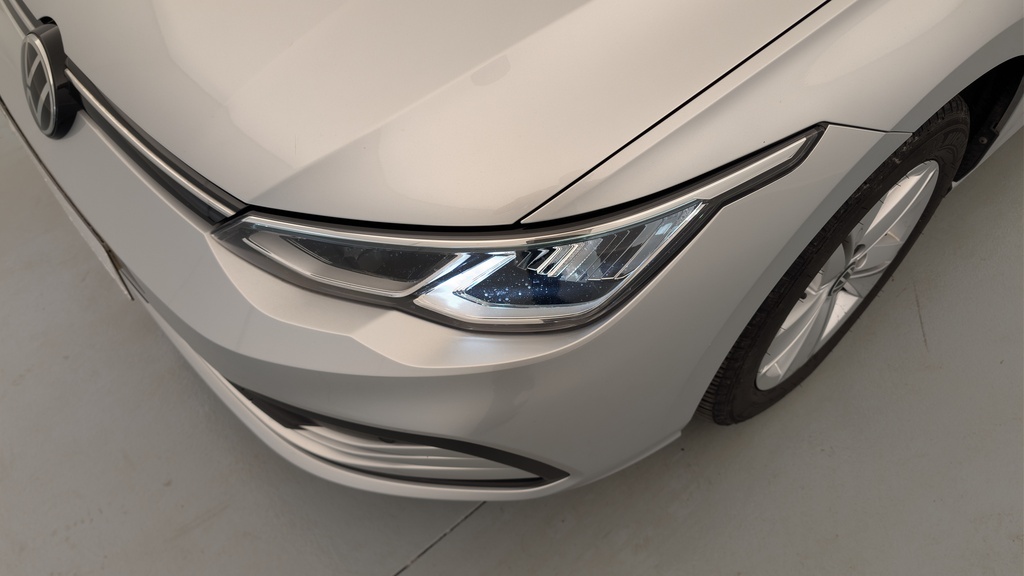 Volkswagen GOLF 8 SW 2.0 TDI SCR 115 BVM6 LIFE