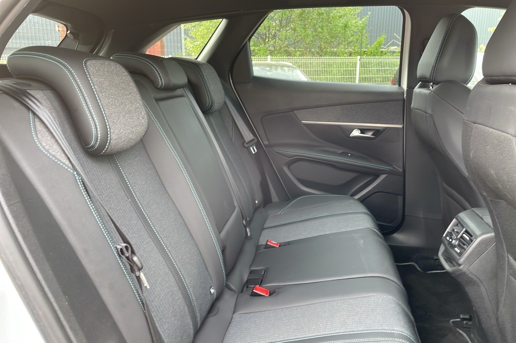 Peugeot 3008 Puretech 130ch S&S BVM6 Allure Pack