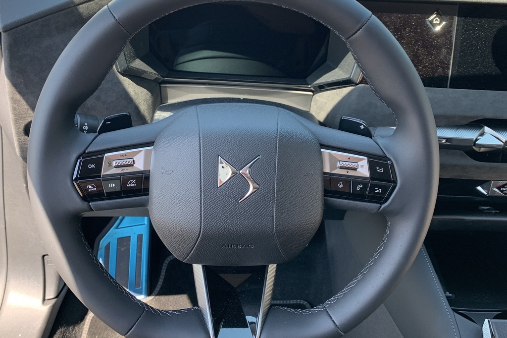 Ds N°4 Hybride 145 e-DCT6 Etoile – Alcantara