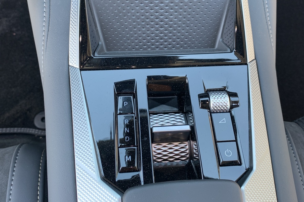Ds N°4 Hybride 145 e-DCT6 Etoile – Alcantara
