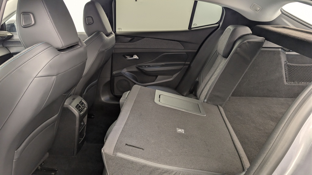 Peugeot 408 Hybrid 136 e-DCS6 Allure